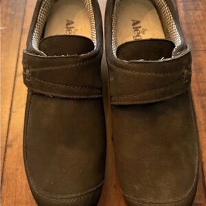 Alegria Women’s PG Lite Slip On Leather Shoes-Size 11W